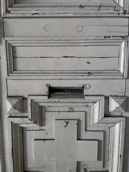 Large double door in wood painted in green and pediment, 20th century Large double door in wood painted in green and pediment, 20th century-9