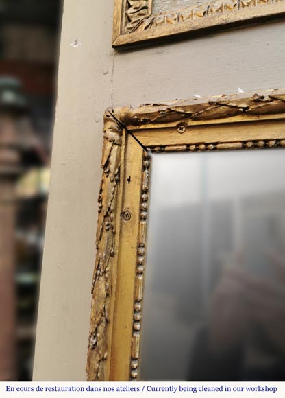 Louis XVI period gilt wood overmantel with a double crown of flowers and olive tree branches Louis XVI period gilt wood overmantel with a double crown of flowers and olive tree branches-4