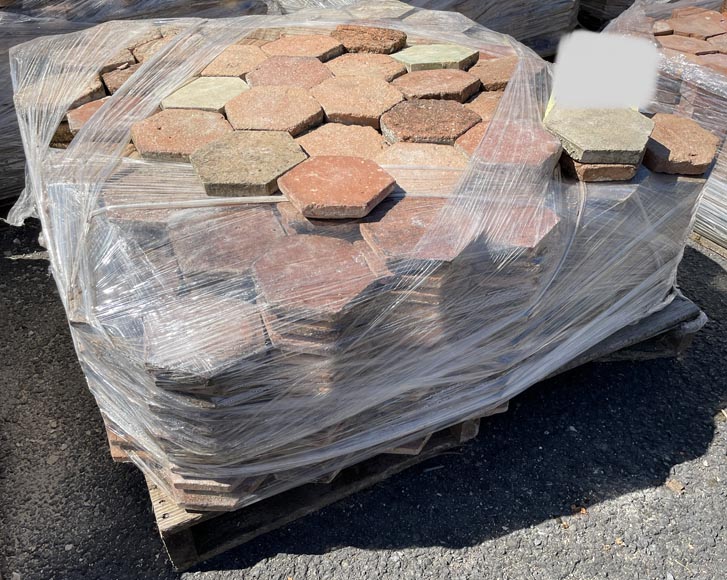 Lot of 4.5 m² of antique hexagonal terracotta tiles, 19th century Lot of 4.5 m² of antique hexagonal terracotta tiles, 19th century-5