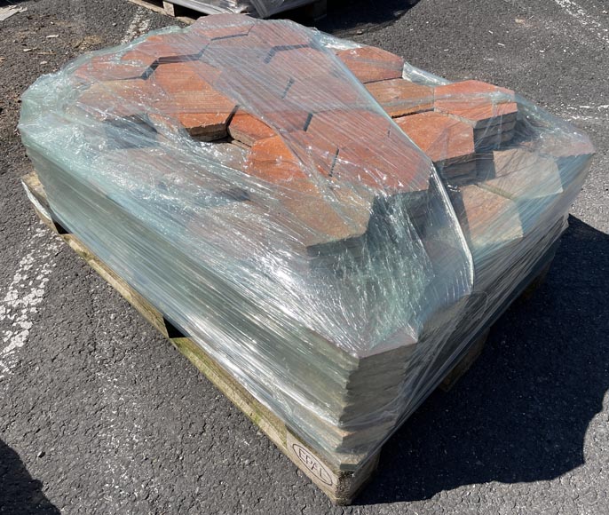 Lot of 9.5 m² of antique hexagonal terracotta tiles, 19th century Lot of 9.5 m² of antique hexagonal terracotta tiles, 19th century-5