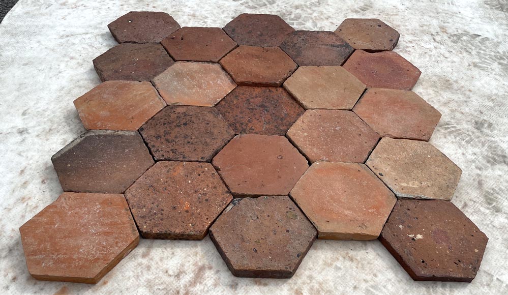 Lot of 6.4 m² of antique hexagonal terracotta tiles, 19th century Lot of 6.4 m² of antique hexagonal terracotta tiles, 19th century-1