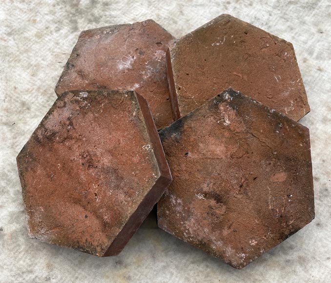 Lot of 1.4 m² of antique hexagonal terracotta tiles, 19th century Lot of 1.4 m² of antique hexagonal terracotta tiles, 19th century-2