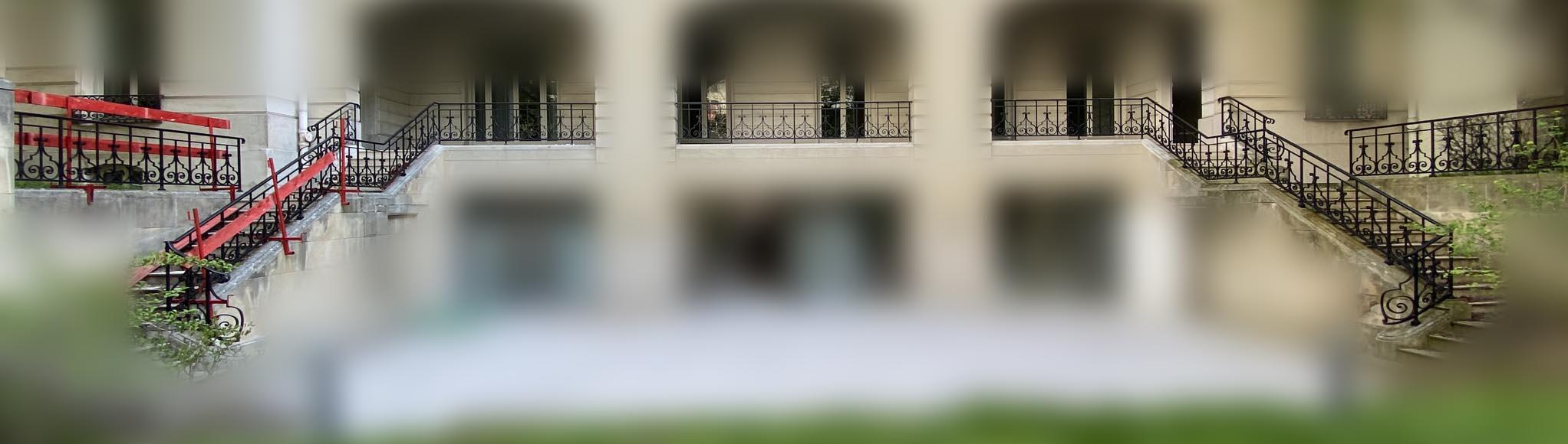 Lot of cast iron guardrails for monumental stairs, end of 19th century Lot of cast iron guardrails for monumental stairs, end of 19th century-1