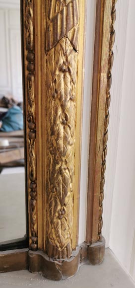 Important Régence trumeau in gilt wood Important Régence trumeau in gilt wood-3
