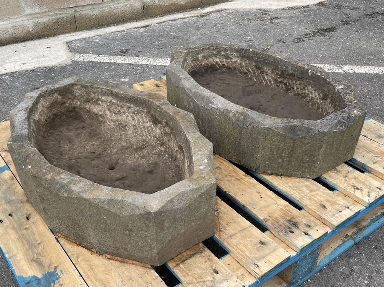 Pair of oval planters in stone Pair of oval planters in stone-1
