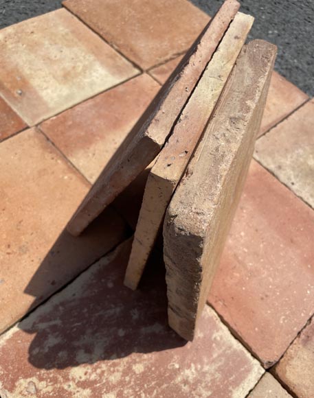Set of around 25 m² of terracotta floor tiles in square shape Set of around 25 m² of terracotta floor tiles in square shape-2