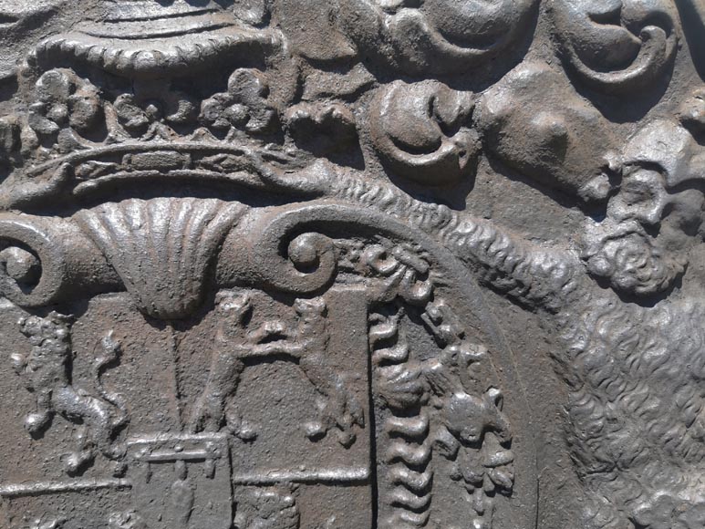 Beautiful antique fireback with Albert de Luynes's coat of arms, 17th century Beautiful antique fireback with Albert de Luynes's coat of arms, 17th century-5
