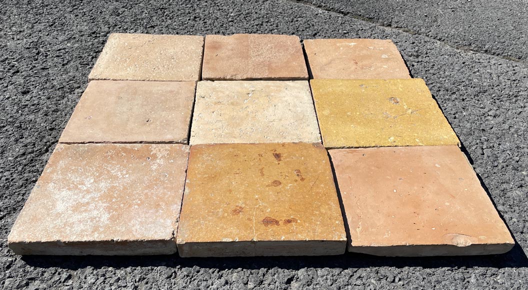Batch of around 9 m² of terracotta floor tiles in square shape Batch of around 9 m² of terracotta floor tiles in square shape-1
