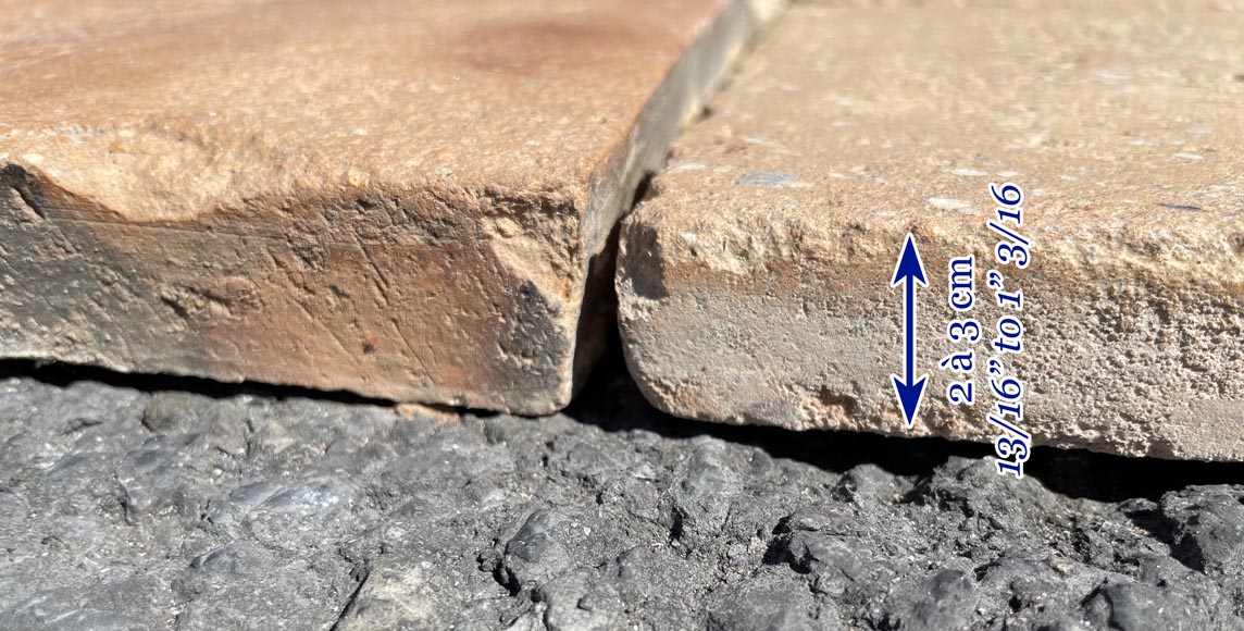 Batch of around 9 m² of terracotta floor tiles in square shape Batch of around 9 m² of terracotta floor tiles in square shape-4