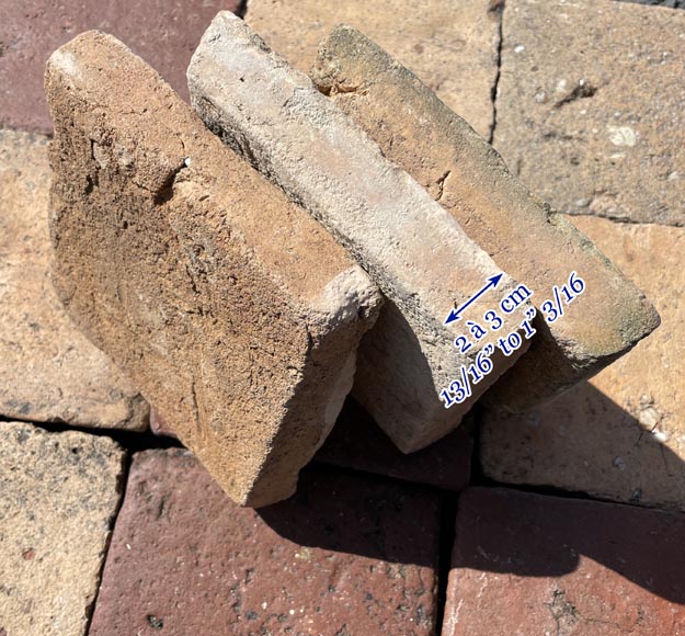 Batch of around 8,5 m² of terracotta floor tiles in square shape Batch of around 8,5 m² of terracotta floor tiles in square shape-3