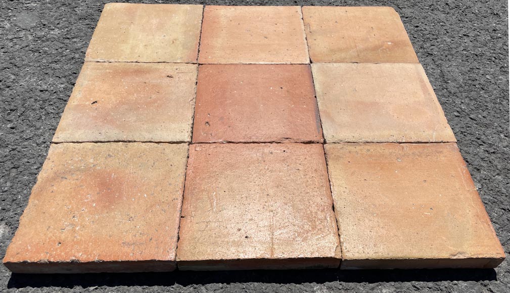 Batch of around 4,5 m² of terracotta floor tiles in square shape Batch of around 4,5 m² of terracotta floor tiles in square shape-1