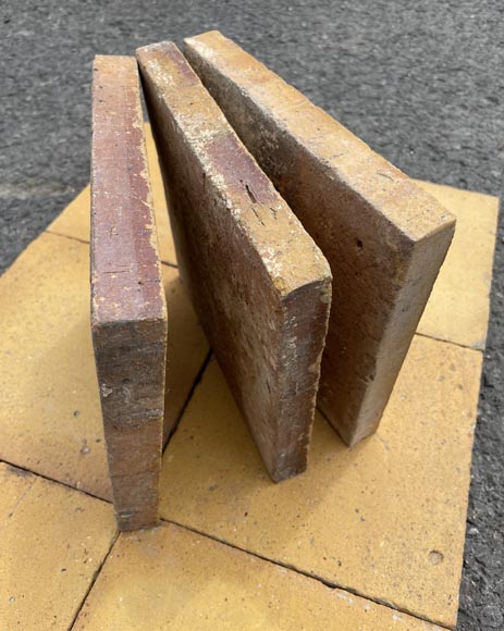Set of around 15 m² of terracotta floor tiles in square shape Set of around 15 m² of terracotta floor tiles in square shape-3