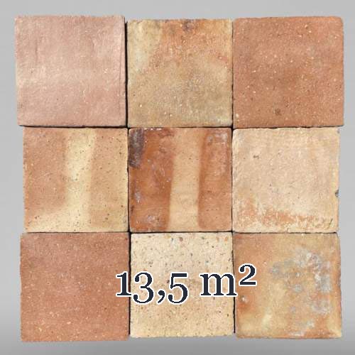 Set of around 13,5 m² of terracotta floor tiles in square shape