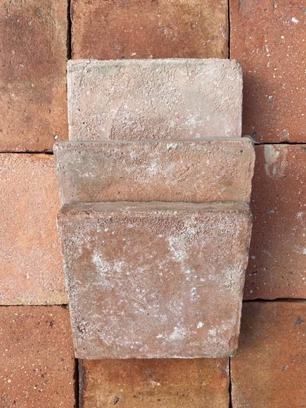 Batch of around 4,5 m² of terracotta floor tiles in square shape  Batch of around 4,5 m² of terracotta floor tiles in square shape-2