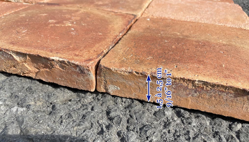 Batch of around 4,5 m² of terracotta floor tiles in square shape  Batch of around 4,5 m² of terracotta floor tiles in square shape-4