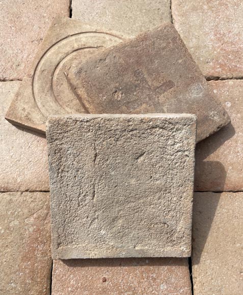 Batch of around 3,5 m² of terracotta floor tiles in square shape Batch of around 3,5 m² of terracotta floor tiles in square shape-2