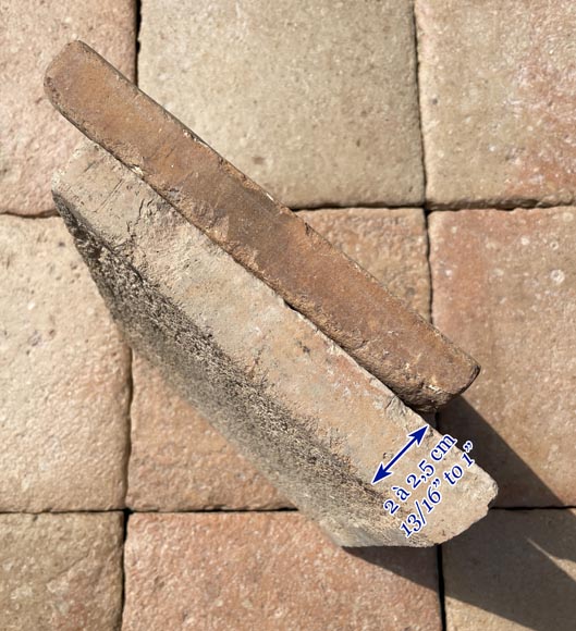 Batch of around 3,5 m² of terracotta floor tiles in square shape Batch of around 3,5 m² of terracotta floor tiles in square shape-6