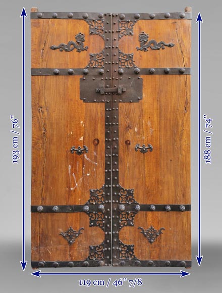Important Chinese oak double door with dragons, circa 1950 Important Chinese oak double door with dragons, circa 1950-10