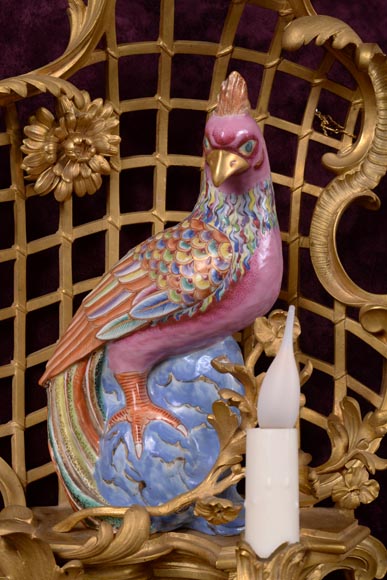 Manufacture Samson for L'Escalier de Cristal, Series of four Louis XVI style wall lights with parrots, after 1885 Manufacture Samson for L'Escalier de Cristal, Series of four Louis XVI style wall lights with parrots, after 1885-3