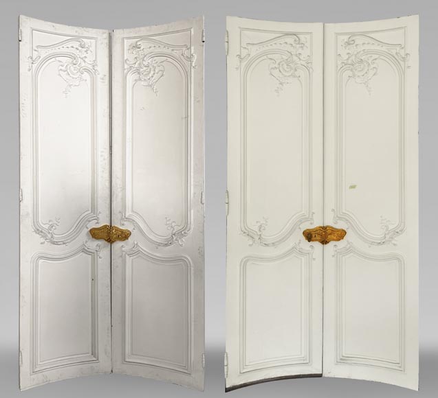 Exceptional pair of double Louis XV curved doorsn decorated on the two faces Exceptional pair of double Louis XV curved doorsn decorated on the two faces-0