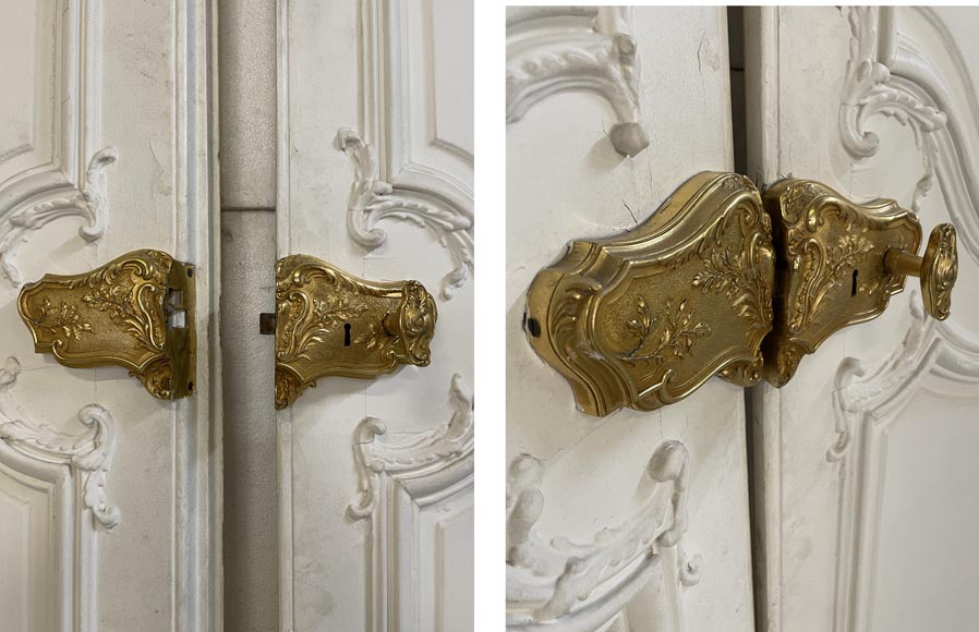 Exceptional pair of double Louis XV curved doorsn decorated on the two faces Exceptional pair of double Louis XV curved doorsn decorated on the two faces-5