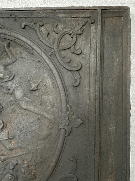 Beautiful cast iron fireback  Beautiful cast iron fireback