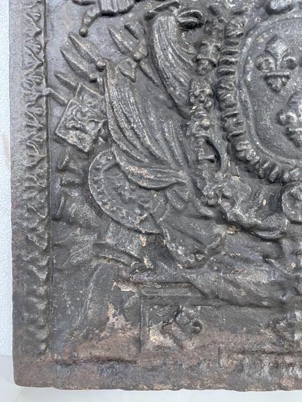 Antique fireback with the France coat of arms, 19th century Antique fireback with the France coat of arms, 19th century-2