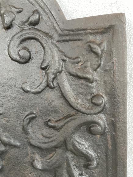 Louis XV style fireback decorated with a gallant scene Louis XV style fireback decorated with a gallant scene-3