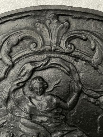 Louis XV style fireback decorated with a triumphal scene of a goddess Louis XV style fireback decorated with a triumphal scene of a goddess-3
