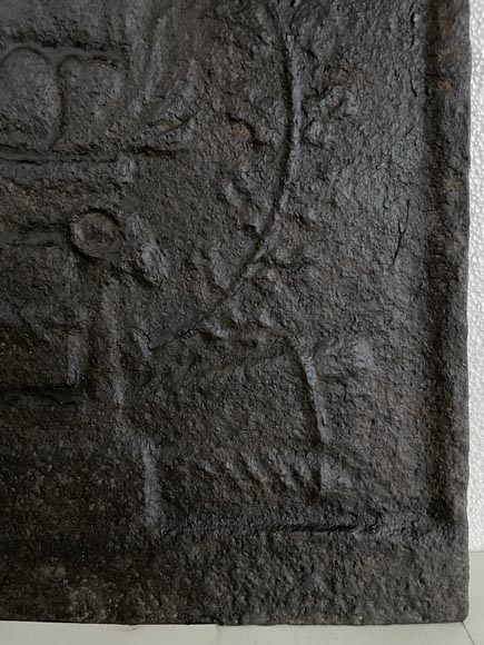 Small Louis XVI style fireback with an Allegory of Love Small Louis XVI style fireback with an Allegory of Love-5