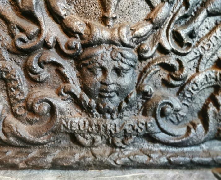 Fireback with the coat of arms of Pierre Godart, 19th century Fireback with the coat of arms of Pierre Godart, 19th century-6