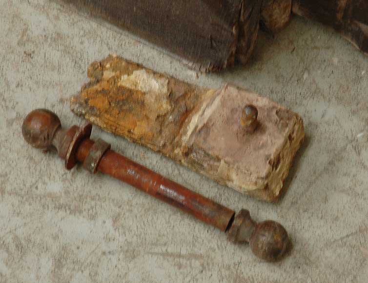 Neo-Gothic oak and walnut door  Neo-Gothic oak and walnut door -9