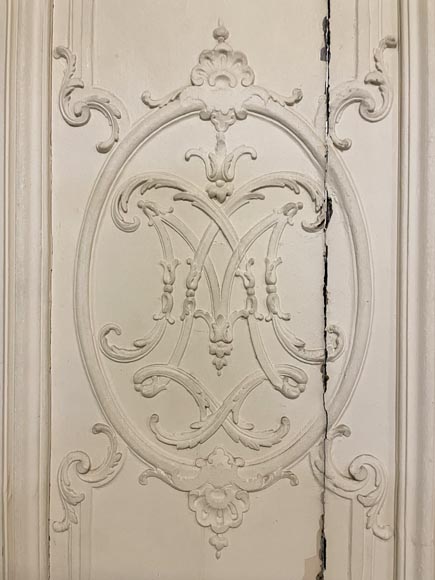 Beautiful sculpted wood double door with a monogram Beautiful sculpted wood double door with a monogram-5
