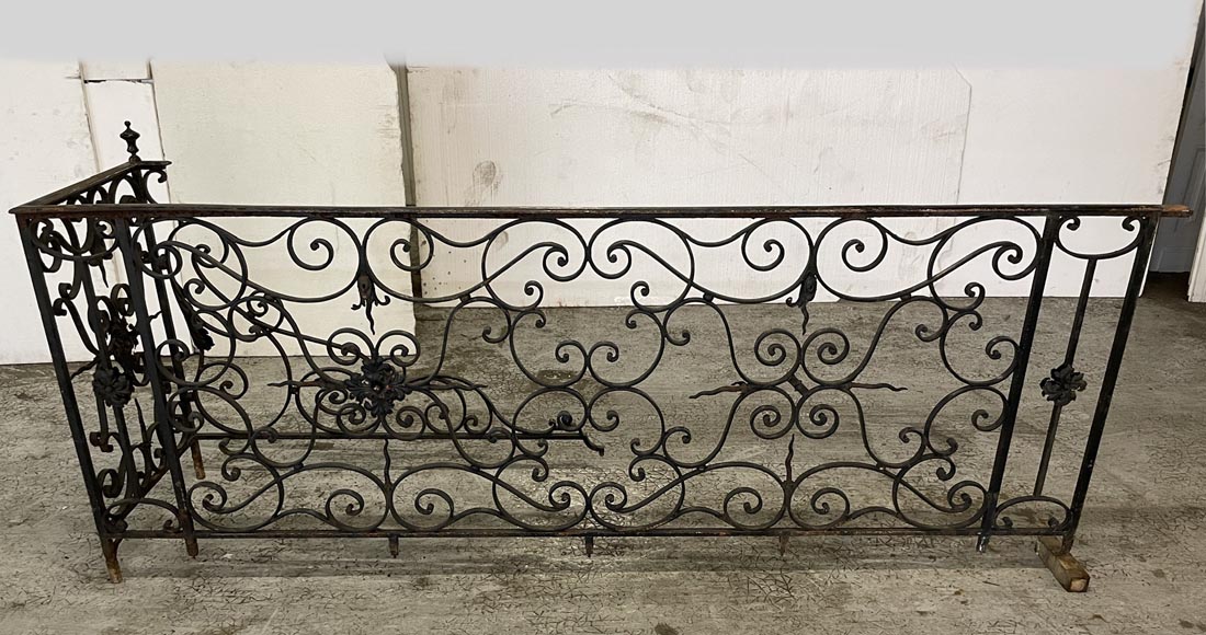 Two wrought iron guardrails, 19th century Two wrought iron guardrails, 19th century-2