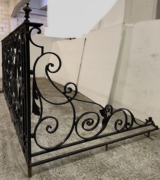 Two wrought iron guardrails, 19th century Two wrought iron guardrails, 19th century-7
