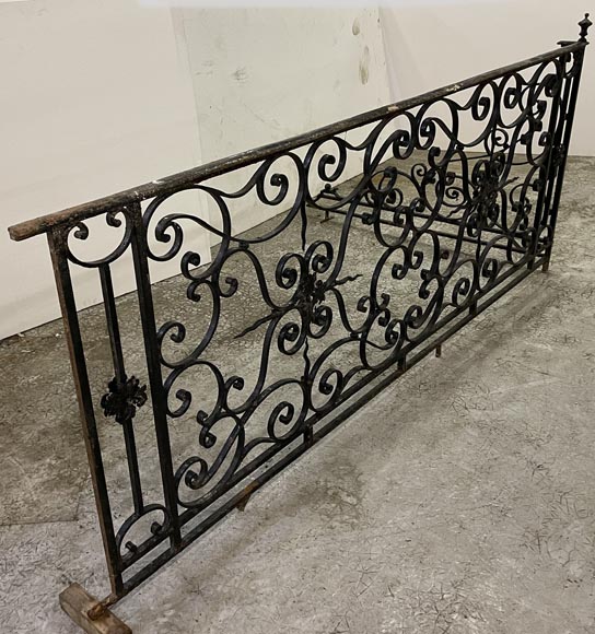 Two wrought iron guardrails, 19th century Two wrought iron guardrails, 19th century-8