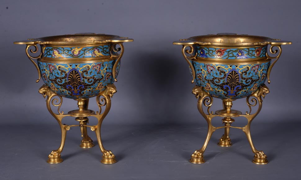 Louis - Constant SEVIN & Ferdinand BARBEDIENNE - Beautiful pair of ornament vases in bronze and  cloisonne enamel, circa 1862 Louis - Constant SEVIN & Ferdinand BARBEDIENNE - Beautiful pair of ornament vases in bronze and  cloisonne enamel, circa 1862-1