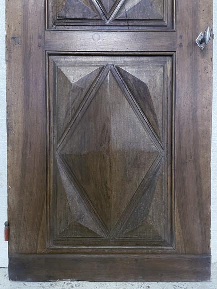 Small walnutt wood sculpted door with diamond decoration Small walnutt wood sculpted door with diamond decoration-2