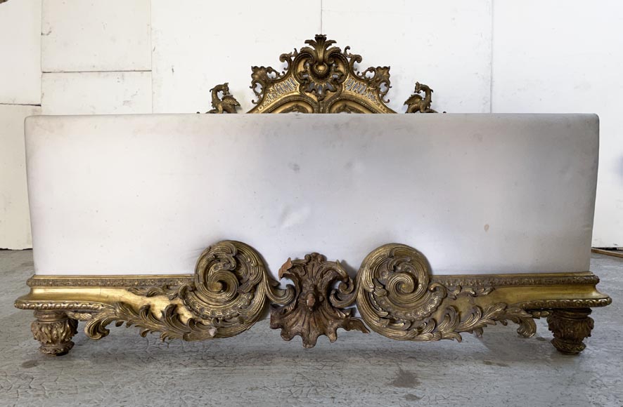 Gilt and sculpted wood bed with a very rich Rococo decoration and dragons coming from Marlène Dietrich's Parisian appartment Gilt and sculpted wood bed with a very rich Rococo decoration and dragons coming from Marlène Dietrich's Parisian appartment-8