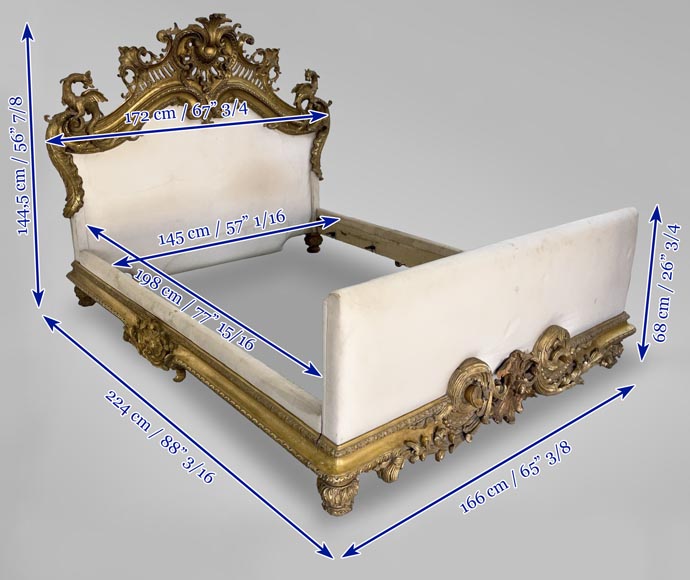 Gilt and sculpted wood bed with a very rich Rococo decoration and dragons coming from Marlène Dietrich's Parisian appartment Gilt and sculpted wood bed with a very rich Rococo decoration and dragons coming from Marlène Dietrich's Parisian appartment-13