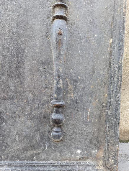 Antique fireback with pillars of Hercules, 18th century Antique fireback with pillars of Hercules, 18th century-3