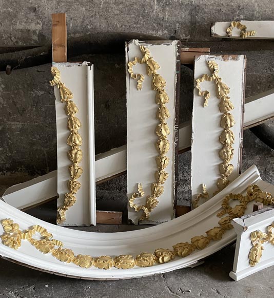 Series of Ionic pilasters in sculpted and painted wood Series of Ionic pilasters in sculpted and painted wood-12