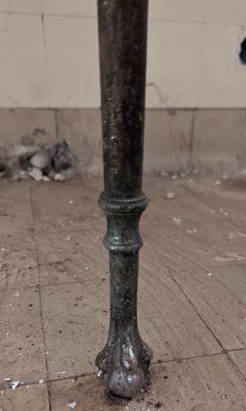 Earthenware washbasin on a chromium foot with lion paws Earthenware washbasin on a chromium foot with lion paws-8