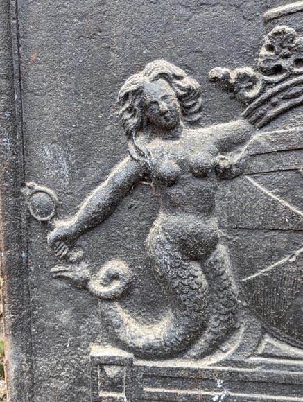 Fireback with the coat of arms of a house de Rogres Champignelles's representative, 18th century Fireback with the coat of arms of a house de Rogres Champignelles's representative, 18th century-4