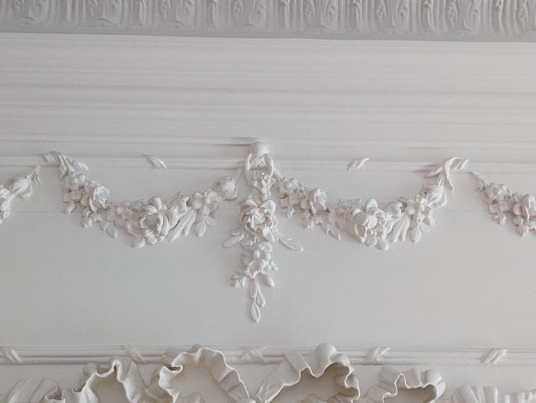 Louis XVI style trumeau with a flowers garland Louis XVI style trumeau with a flowers garland-2