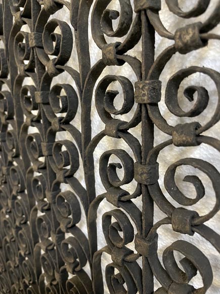 Pair of Gothic style wrought iron radiator railings  Pair of Gothic style wrought iron radiator railings -7