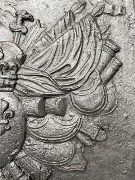 Exceptional fireback with the France coat of arms and Louis XIV's mascaron and motto Exceptional fireback with the France coat of arms and Louis XIV's mascaron and motto-7