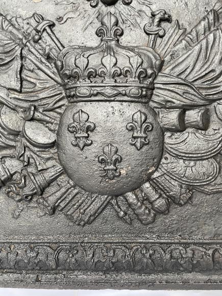 Exceptional fireback with the France coat of arms and Louis XIV's mascaron and motto Exceptional fireback with the France coat of arms and Louis XIV's mascaron and motto-9