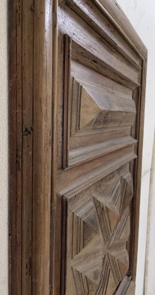Antique paneled room elemen with sculpted cross motif, 18th century Antique paneled room elemen with sculpted cross motif, 18th century-3