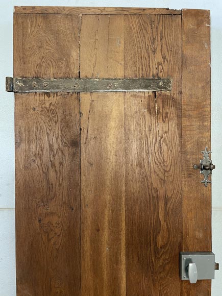 Series of three antique oak doors with their metal hinge Series of three antique oak doors with their metal hinge-4